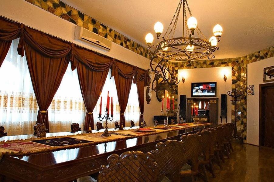 Hunter Prince Castle Hotel Турда Екстериор снимка